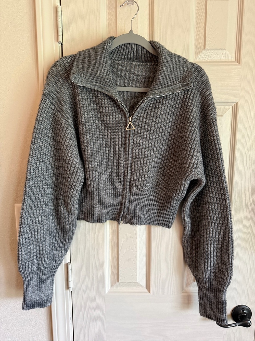 Cider - Gray Ribbed Zip-Front Cropped Sweater